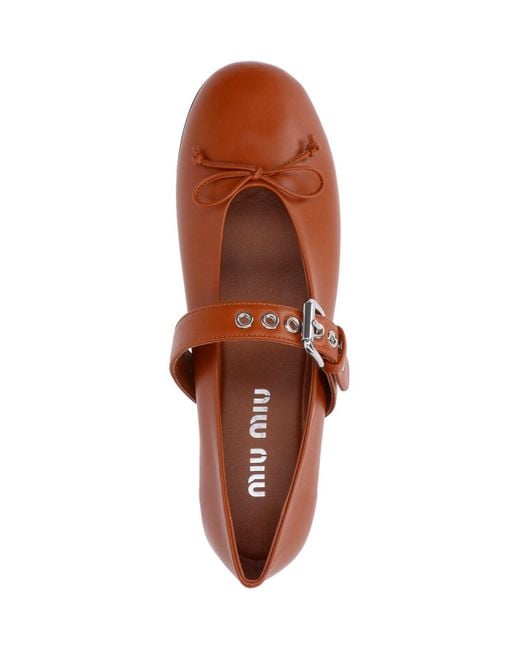 Ballerine Dettaglio Cinturino di Miu Miu in White