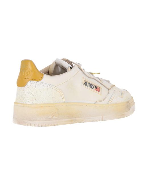 Autry White Low-Top Sneakers "Medalist Super Vintage" for men