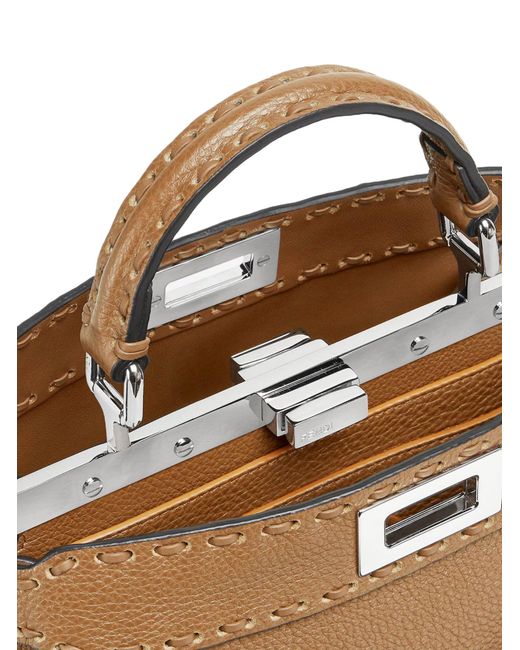 Peekaboo iseeu small borsa in selleria colore cappuccino di Fendi in Natural