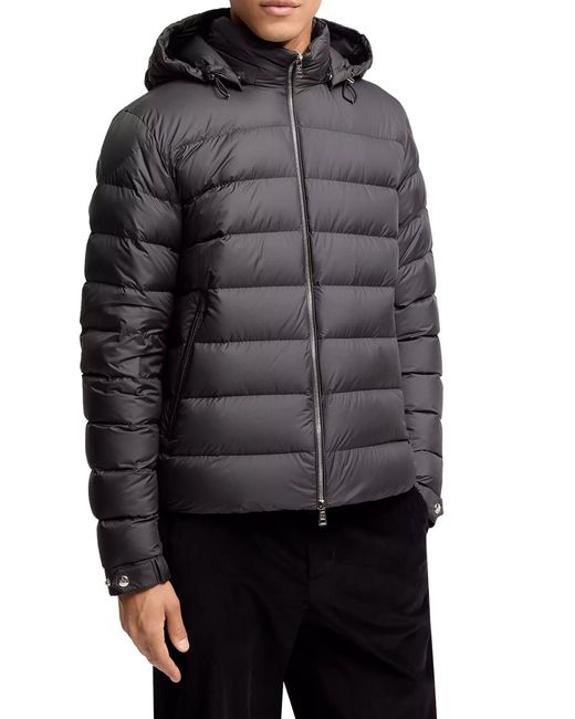 Piumino corto arneb con cappuccio di Moncler in Black da Uomo