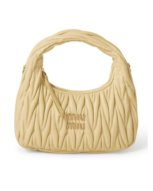 Wander hobo bag in nappa matelasse di Miu Miu in Metallic