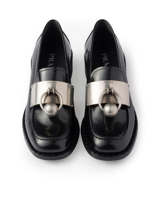 Mocassini in pelle spazzolata con anello in metallo di Prada in Black