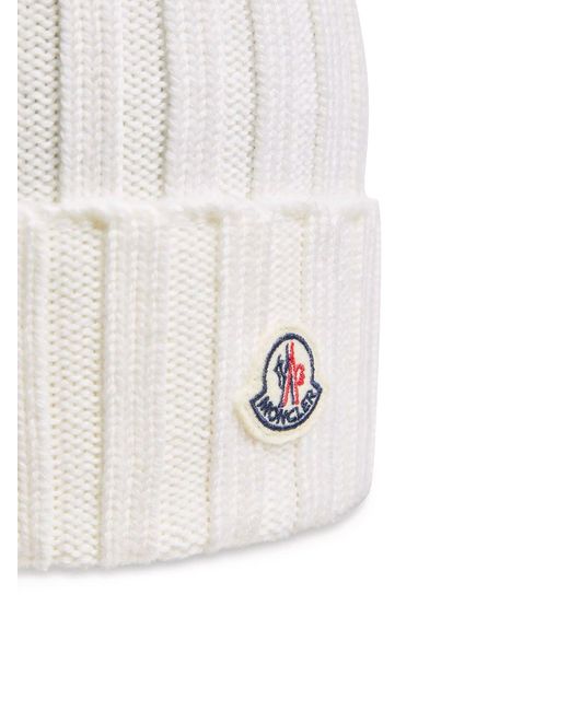 Berretto in lana con pon pon di Moncler in White