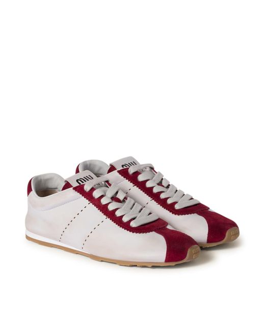 Sneakers plume in nappa e scamociato di Miu Miu in Pink