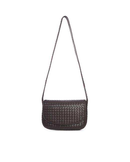 Borsa messanger in pelle di agnello intrecciata di Bottega Veneta in White da Uomo
