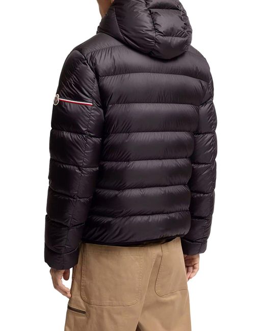 Piumino corto ravenlock con cappuccio di Moncler in Black da Uomo
