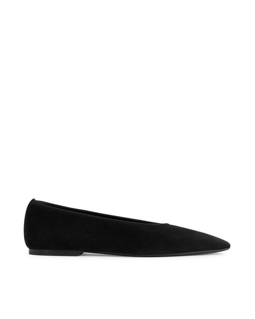 Totême  Black Minimalist Suede Ballerinas