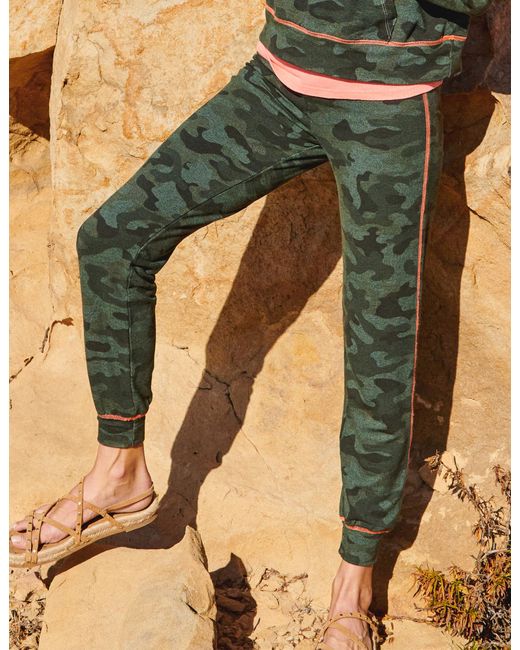 sundry camo jogger