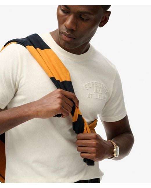 Homme T-Shirt Décontracté À Motif En Relief Athletic Taille Superdry pour homme en coloris White