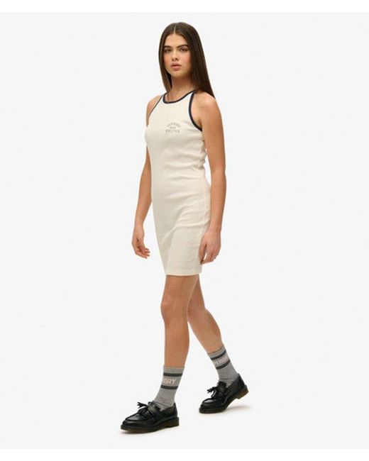 Superdry Athletic Essentials Geribde Tankjurk in het Natural