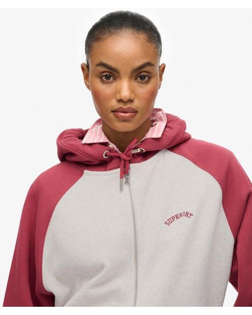 Femme Sweat À Capuche Zippé Essential Logo Raglan Taille Superdry en coloris Red