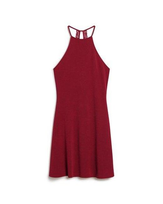 Mini robe ajustée et évasée en jersey Superdry en coloris Red
