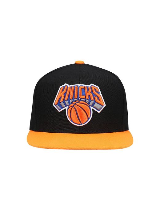 Mitchell & Ness Black New York Knicks Core Side Snapback Hat
