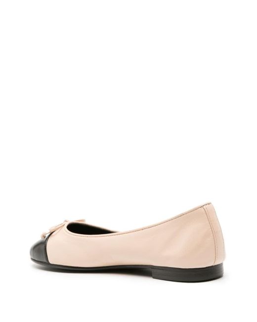 Ballerina Cap-Toe di Tory Burch in Natural