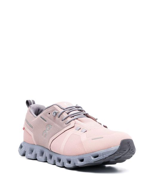 Sneaker Da Running Cloud 5 Waterproof di On Shoes in Pink
