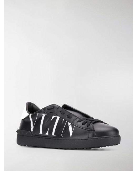 rockstud valentino trainers