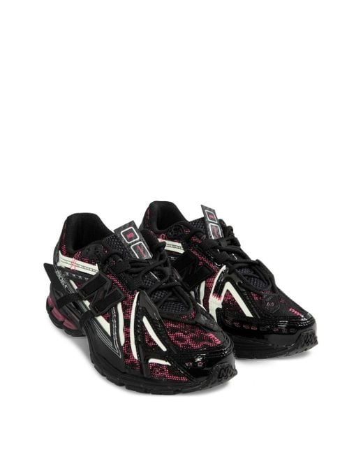 New Balance Black 1906