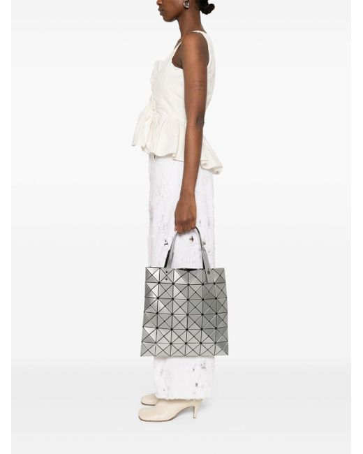 Borsa Shopping Lucent di Issey Miyake in Gray