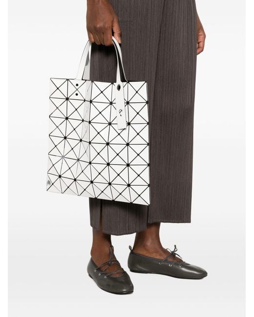 Borsa Shopping Lucent di Issey Miyake in Black