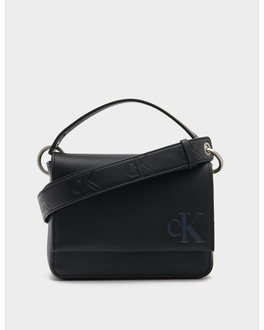 Calvin Klein Sculpt Boxy Bag in Black | Lyst UK