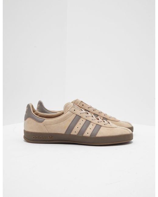 adidas Broomfield Trainers in Grey suede old skool retro terrace classic shoe adidas Broomfield Trainers in Grey suede old skool retro terrace classic shoe
