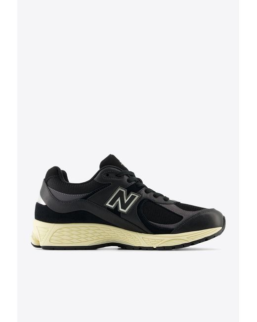 New Balance Black 2002R Low-Top Sneakers for men