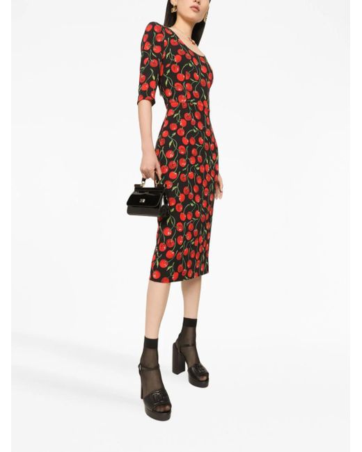 Cherry-print charmeuse calf-length dress di Dolce & Gabbana in Red