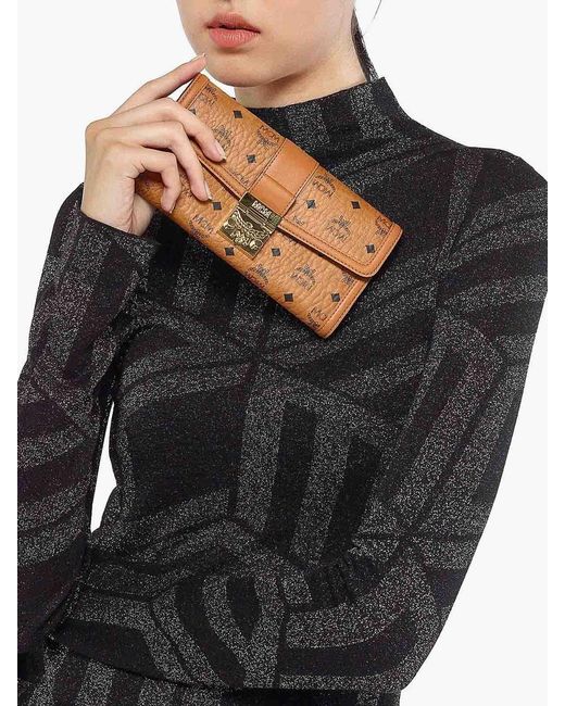 MCM Brown Wallet On Chain