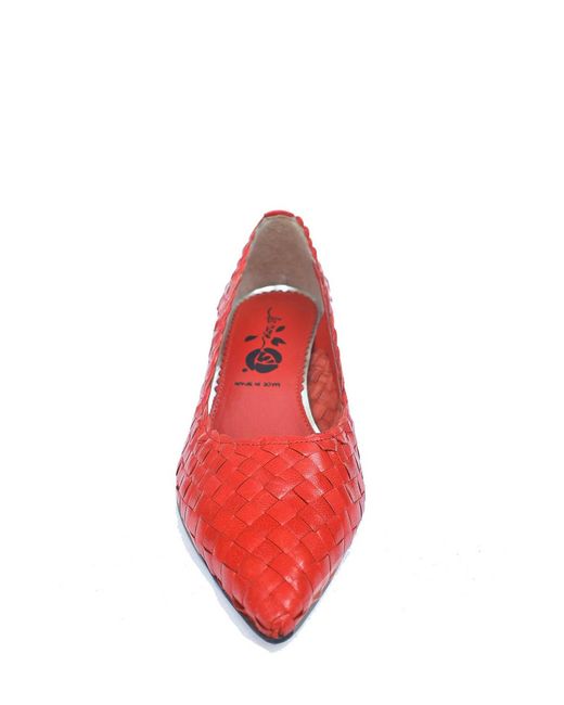 LA ROSE Red Carol Wooden Pumps