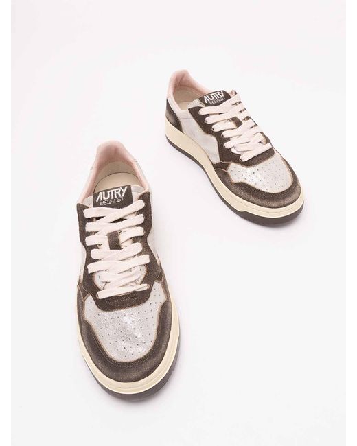 Autry Pink 'Medalist' Low Sneakers