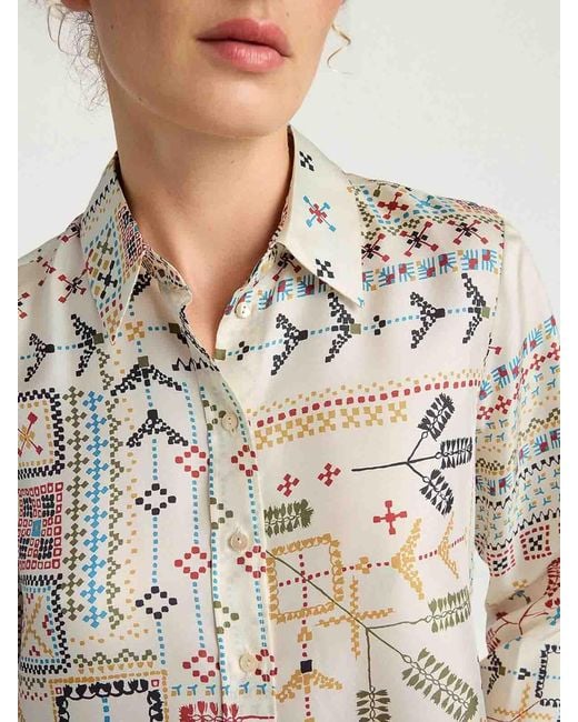 Momoní White Arles Shirt