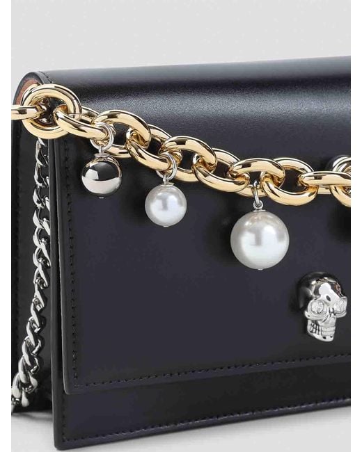 McQueen Black Small Skull Clutch