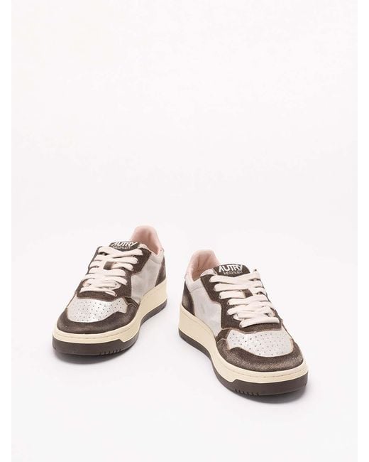 Autry Pink 'Medalist' Low Sneakers