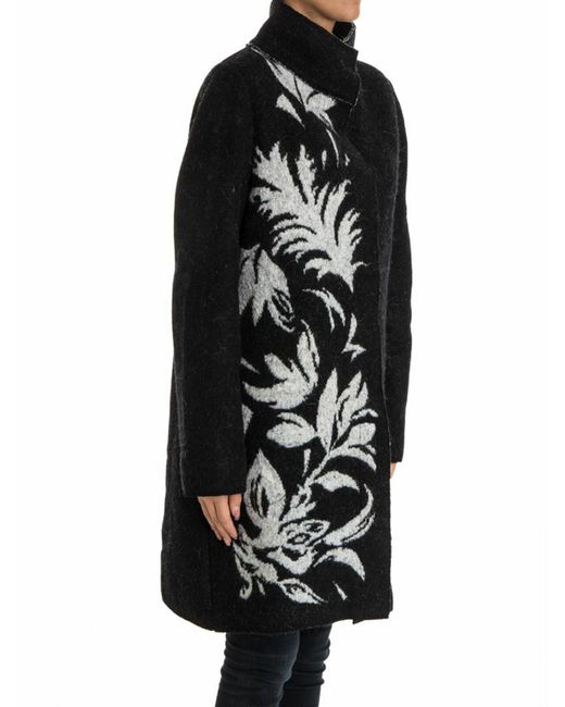 Cappotto di Fuzzi in Black