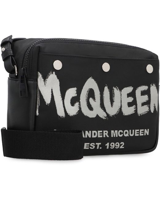 ショルダーバッグ ALEXANDER MCQUEEN Men Messenger Bags 6685921AAHD1000 black Alexander McQueen logo-print Messenger Bag | Black | FARFETCH