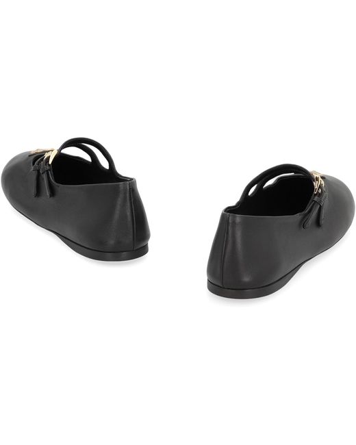 Ballerine in pelle con logo di Prada in Black