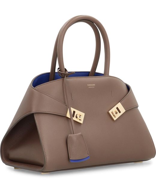 Borsa a mano Hug S in pelle di Ferragamo in Brown