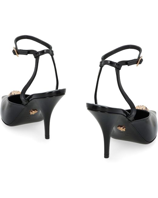Pumps di Versace in Black