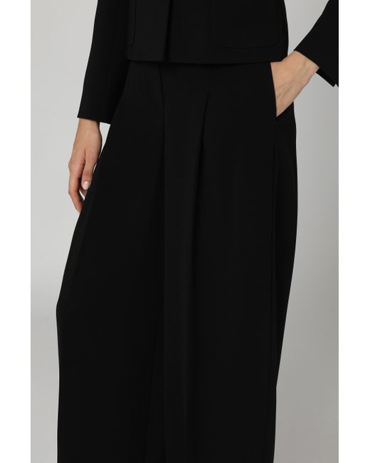 Max Mara Black Linen Creased Pleated Trousers For (Fall/Winter 2025)