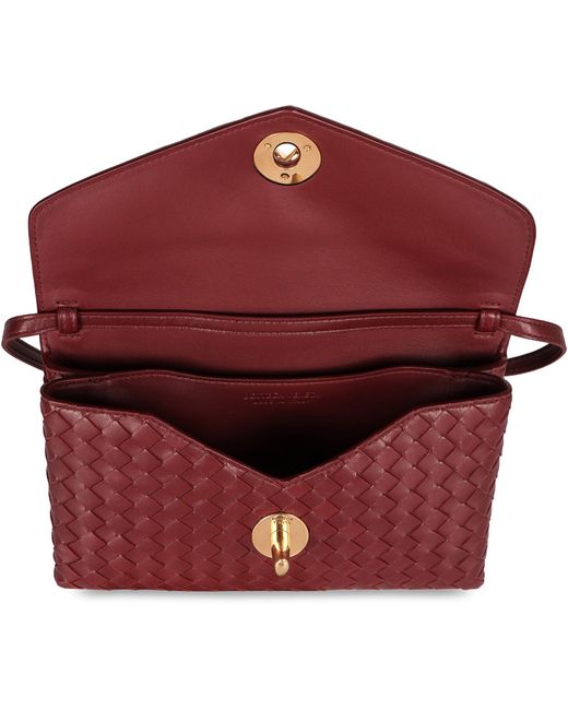 Borsa a tracolla Knot Lock in pelle di Bottega Veneta in Red