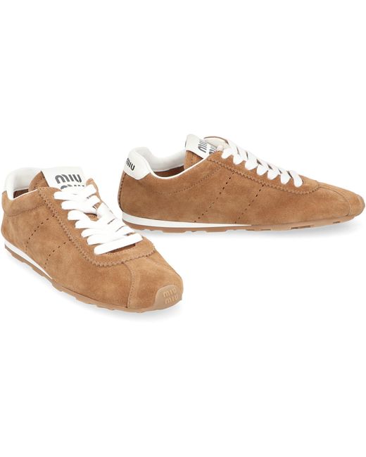Sneakers Plume in pelle scamosciata di Miu Miu in Brown