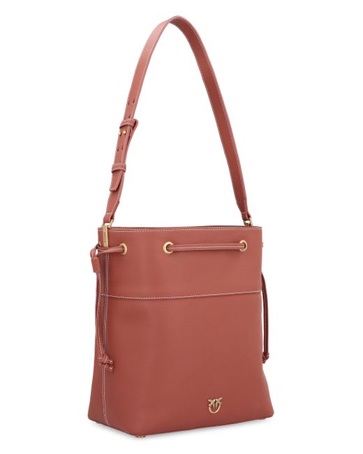 Borsa a secchiello in pelle di Pinko in Red