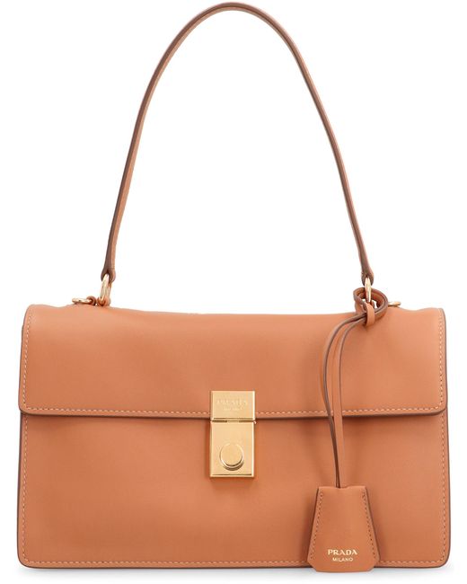 Borsa a spalla Soft Sound in pelle di Prada in Brown