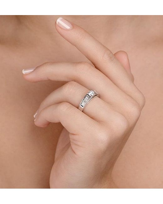 The Diamond Store Metallic Sidestone Lab Diamond Ring Yasmin 1Ct H/Si1 Baguette 18Kw