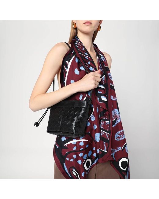 Borsa a tracolla piccola nera in intrecciato di Bottega Veneta in Black