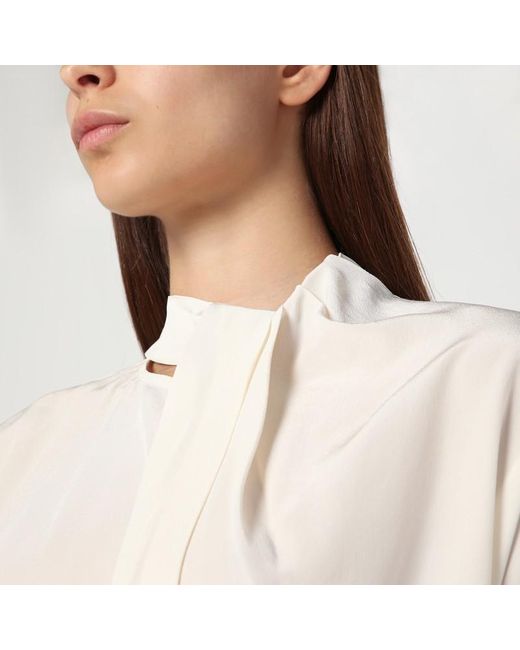 Camicia con drappeggio avorio in seta di Victoria Beckham in White