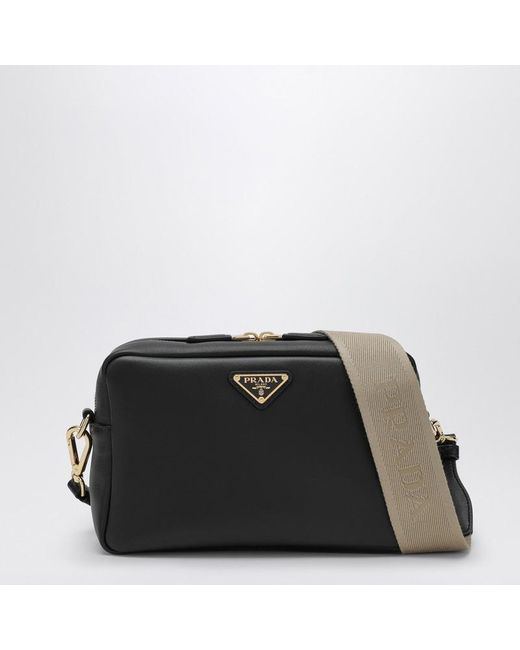 Camera bag nera in pelle con logo di Prada in Black
