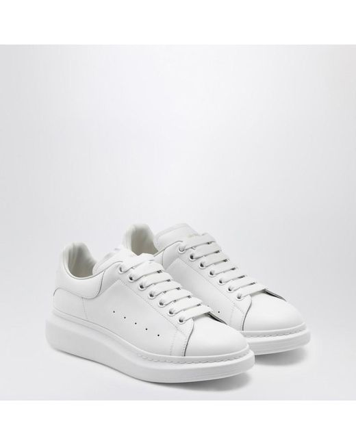 Sneaker oversize bianca di Alexander McQueen in White da Uomo