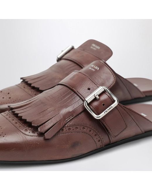 Sabot shuffle in pelle con fibbia di Prada in Brown