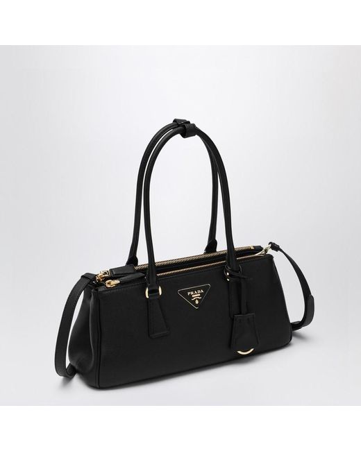 Borsa galleria medium nera in pelle di Prada in Black